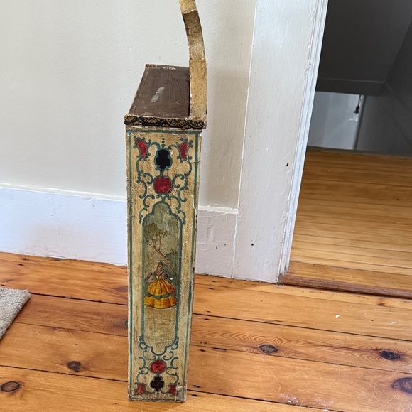 Vintage Italian Hand-Painted Florentine Style Cabinet with Mirror Door ✨ - Picture 5 of 5